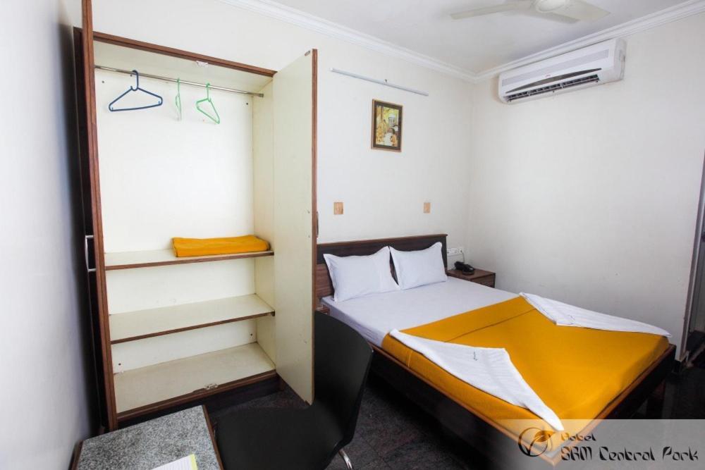 Hotel S R M Central Park Chennai Exterior foto