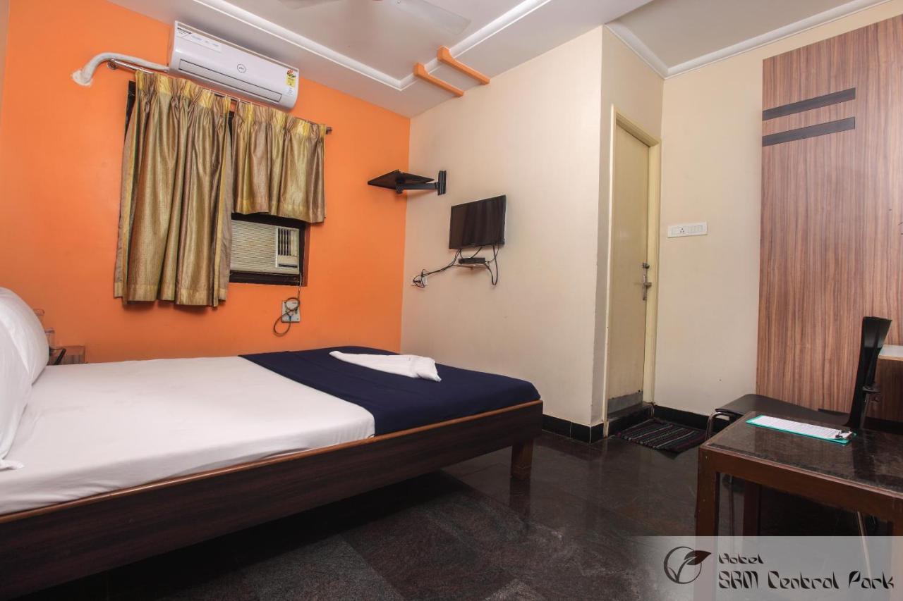 Hotel S R M Central Park Chennai Exterior foto